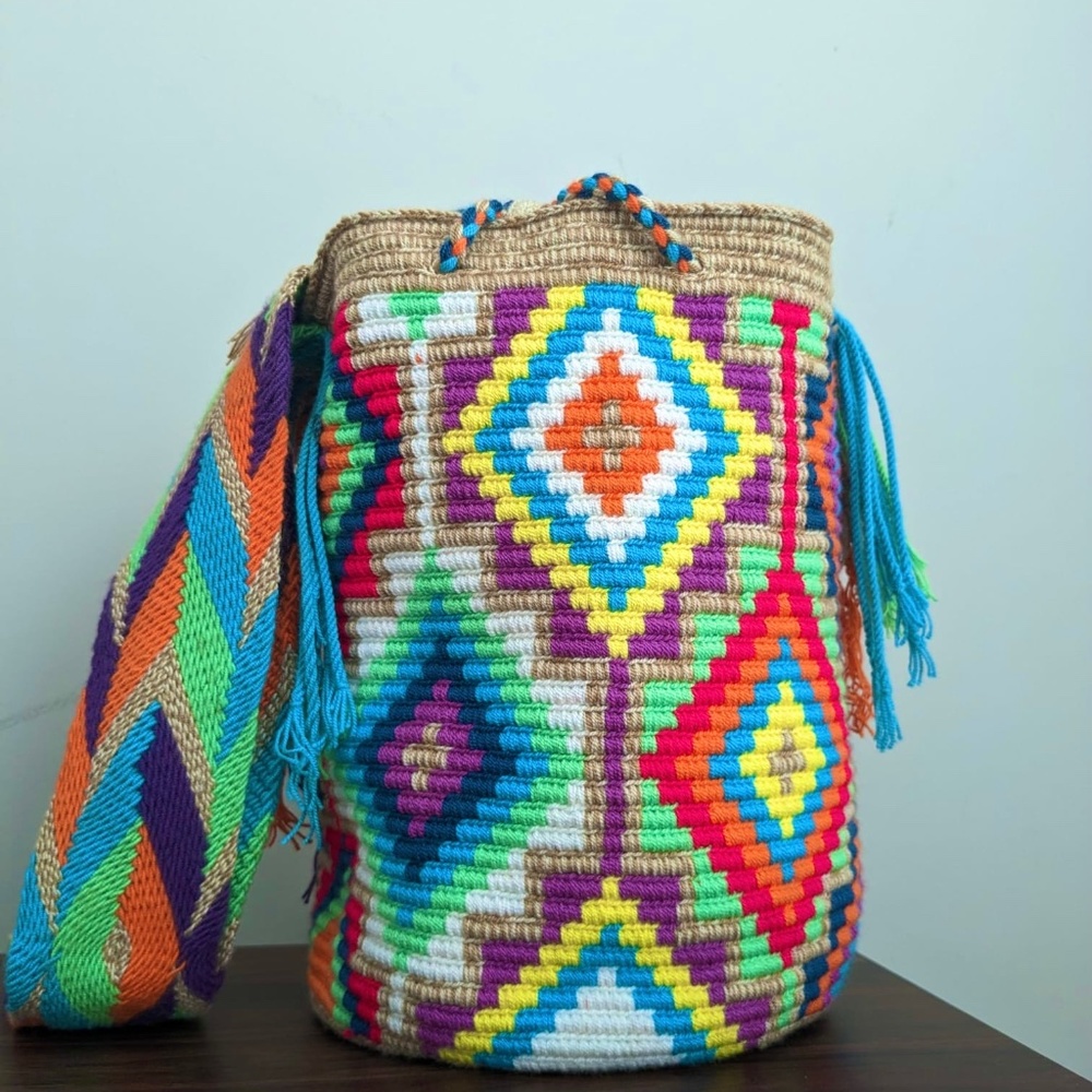 SOLD / Authentic handmade Wayuu bag/ Matizado- Multicolored / Size L. - Picture 5 of 7